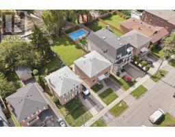147 VIEWMOUNT AVENUE, Toronto, Ontario