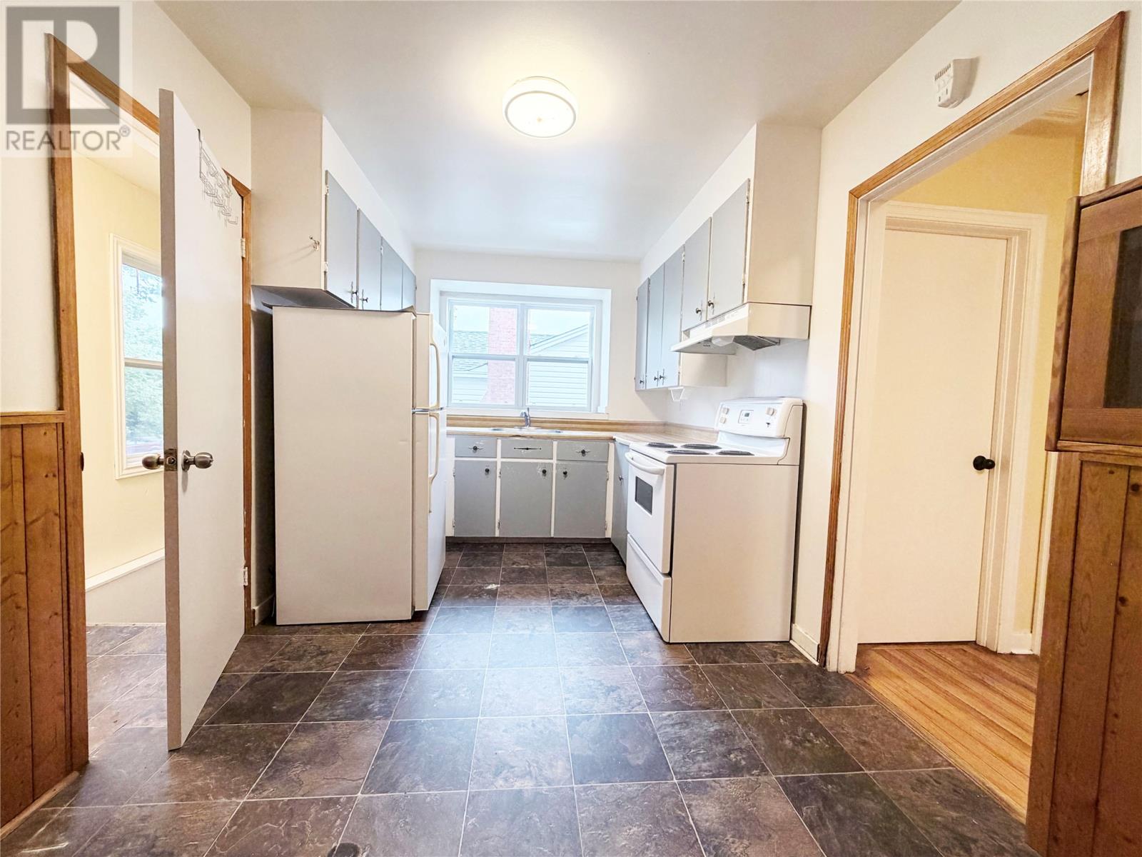16 Burke Place, St.John's — photo 7