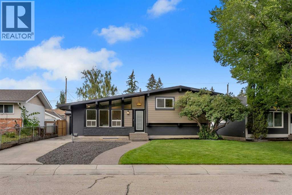 10 Atlanta Crescent Se, Calgary, Alberta  T2J 0Y3 - Photo 2 - A2344144