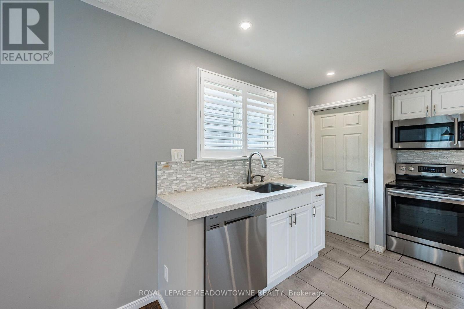 46 Reigate Avenue, Brampton, Ontario  L6V 2E3 - Photo 16 - W13788424
