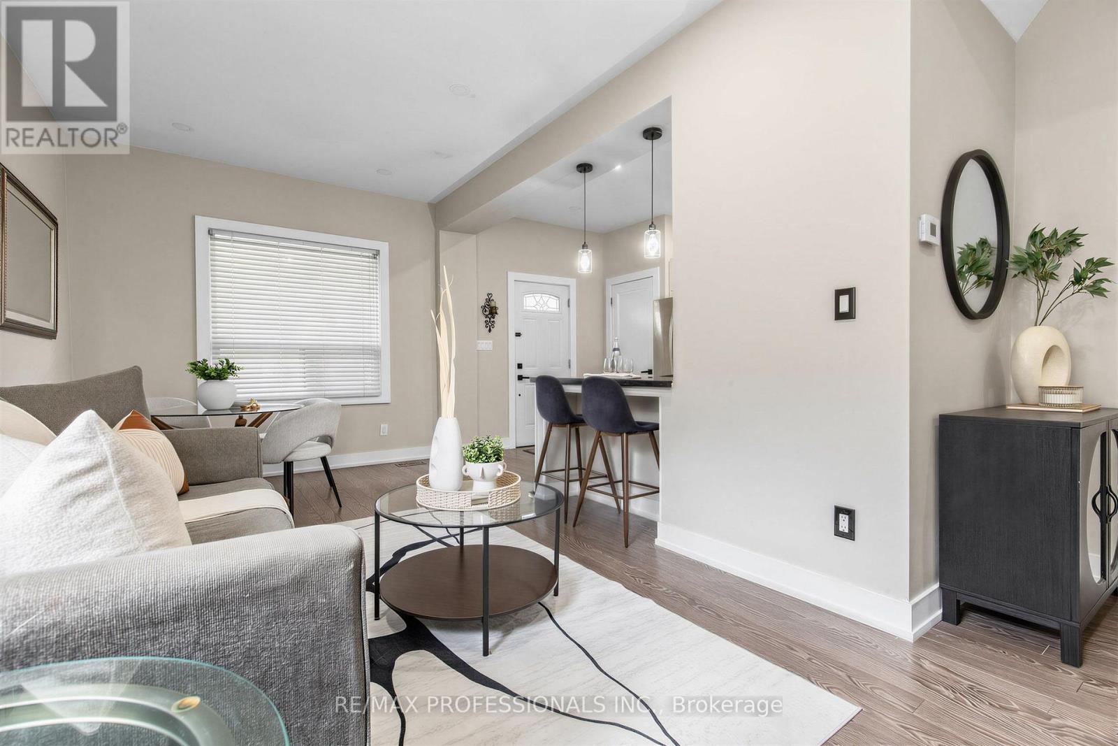 429 Gilbert Avenue, Toronto, Ontario  M6E 4X2 - Photo 10 - W13792192