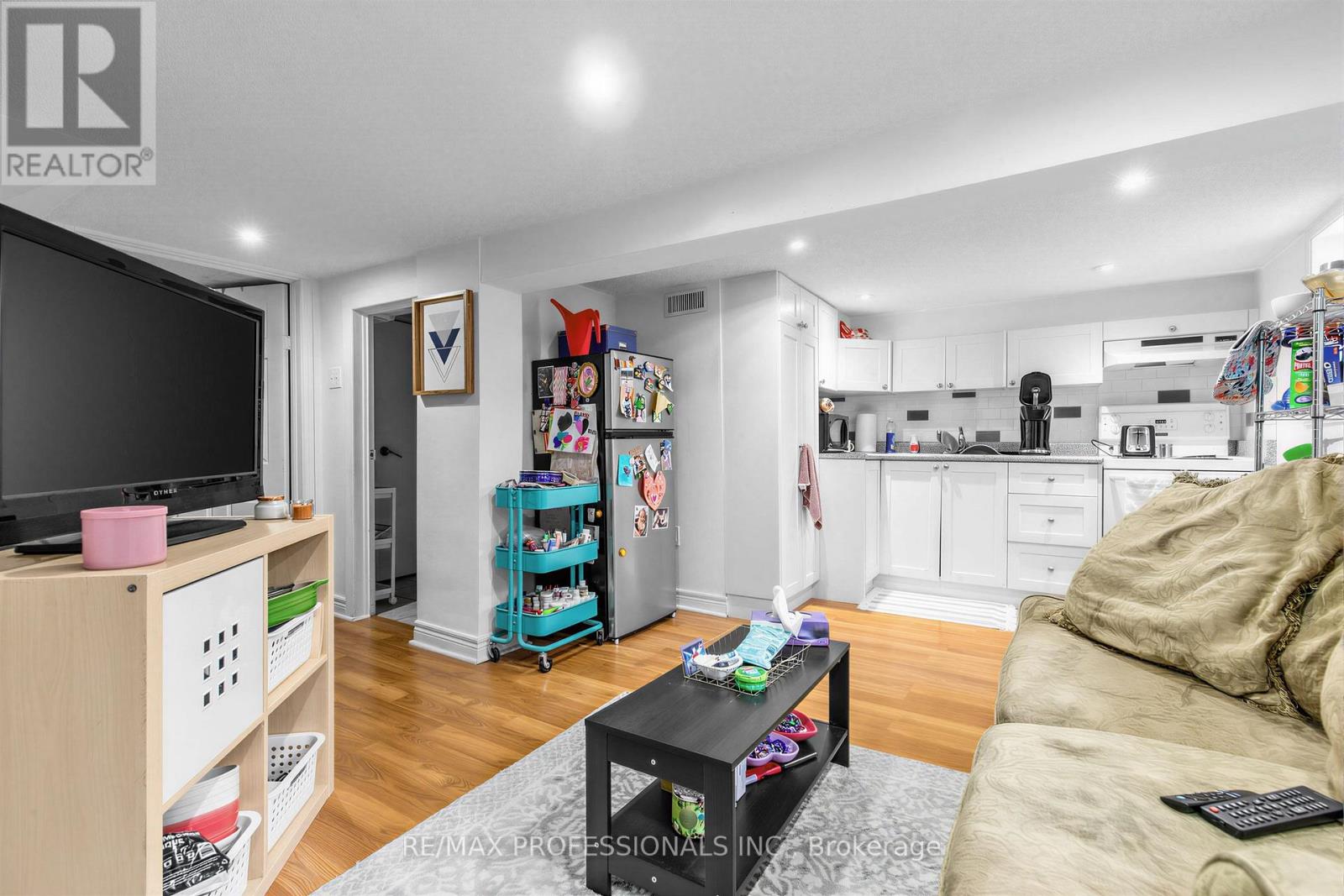 429 Gilbert Avenue, Toronto, Ontario  M6E 4X2 - Photo 20 - W13792192