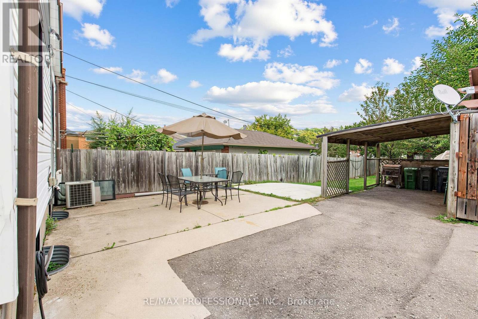 429 Gilbert Avenue, Toronto, Ontario  M6E 4X2 - Photo 25 - W13792192