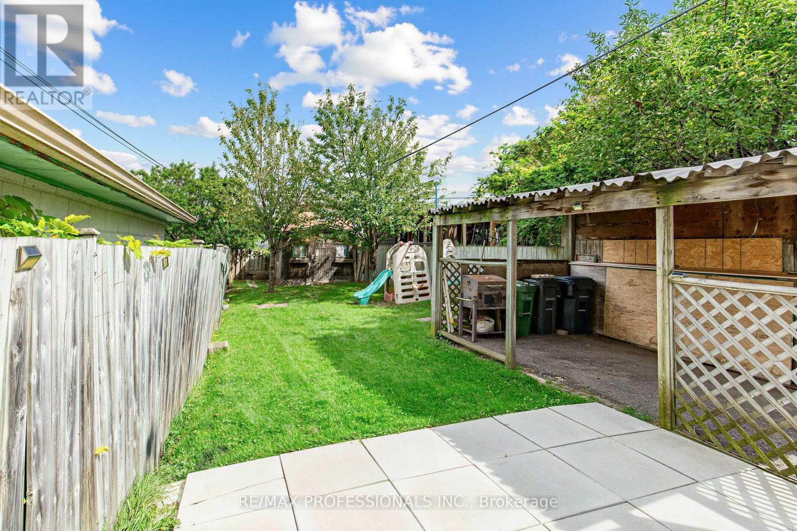 429 Gilbert Avenue, Toronto, Ontario  M6E 4X2 - Photo 26 - W13792192