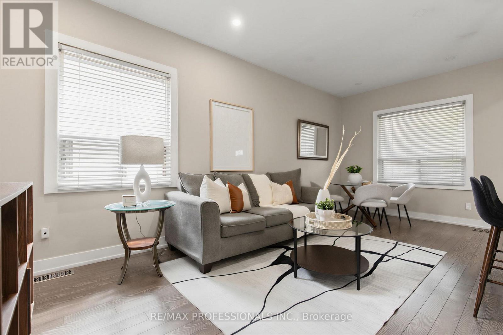 429 Gilbert Avenue, Toronto, Ontario  M6E 4X2 - Photo 9 - W13792192