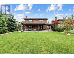 182 GRACEFIELD AVENUE, Toronto, Ontario
