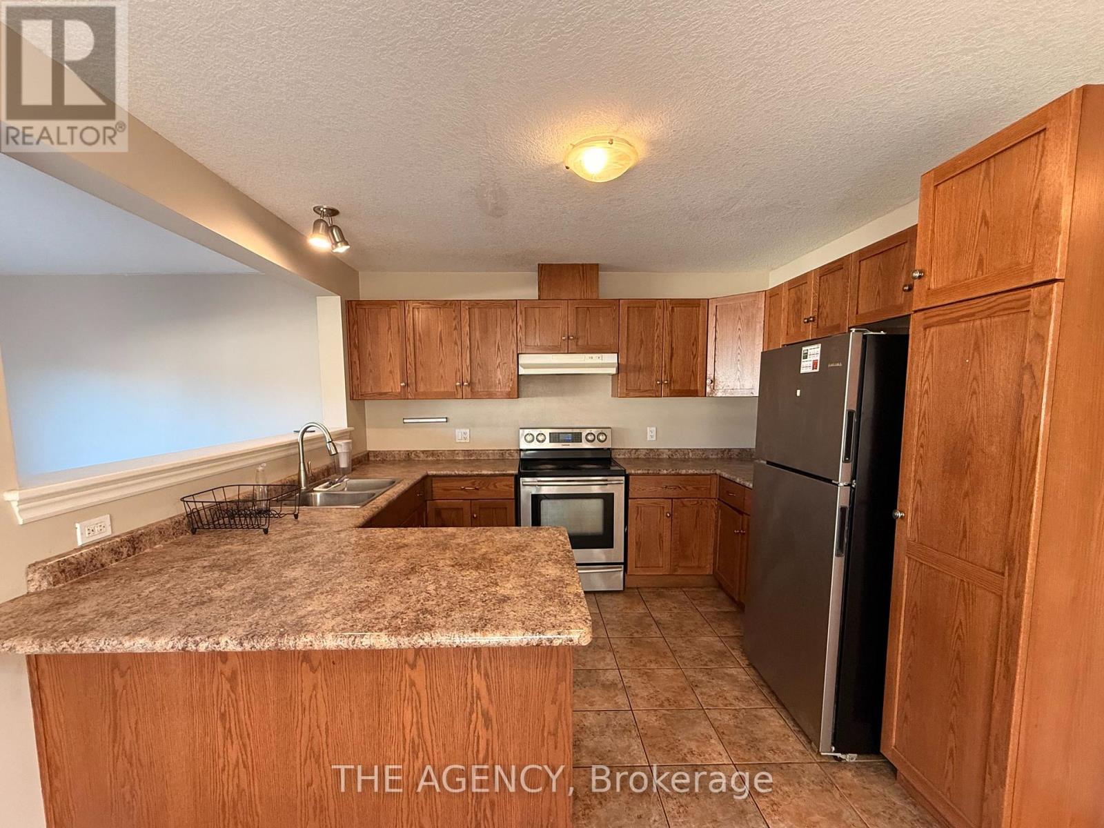 31 Dougall Street, Guelph (Grange Road), Ontario  N1E 0H3 - Photo 12 - X13792222