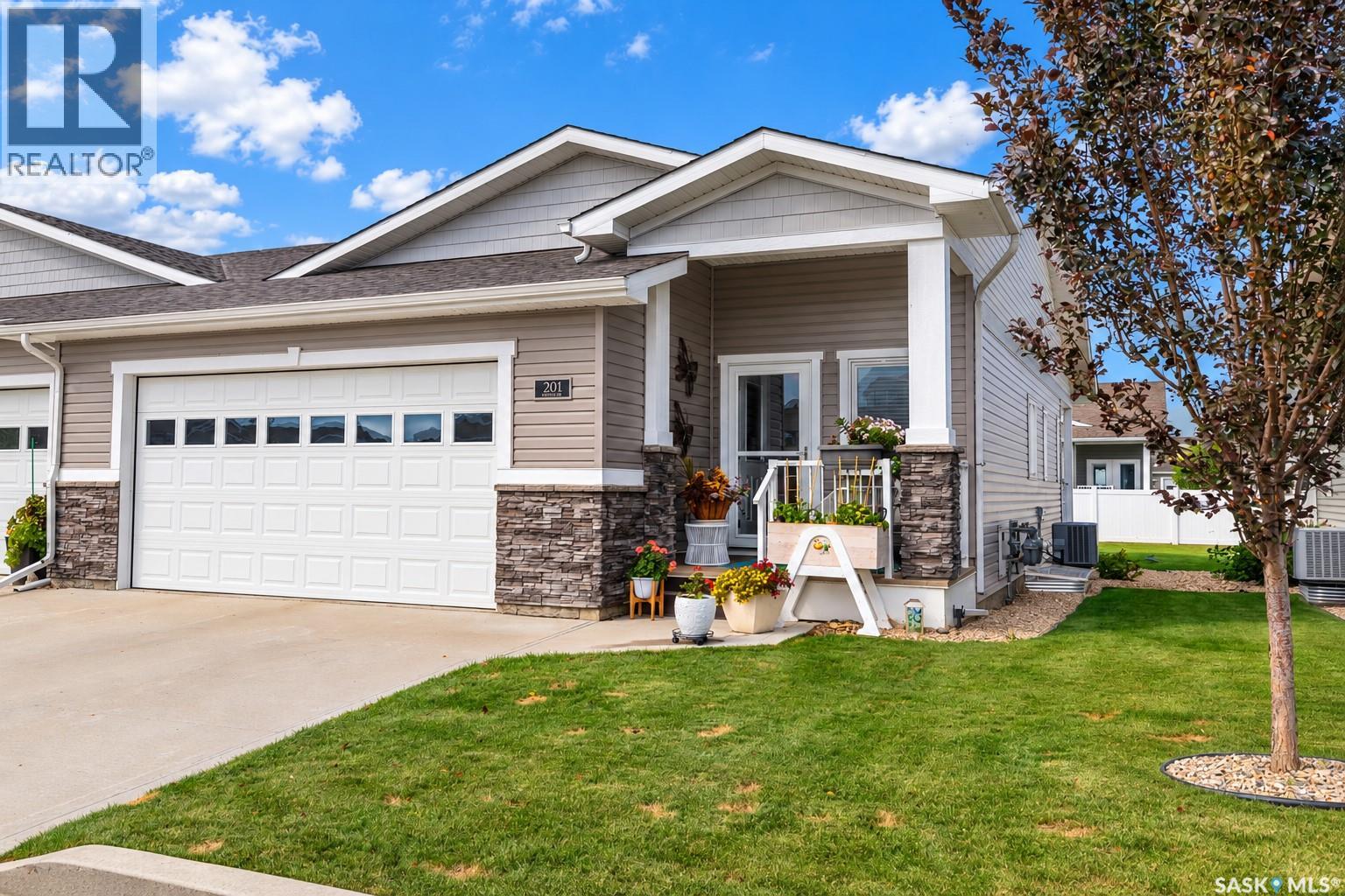 201 959 Bradley Street, Moose Jaw, Saskatchewan  S6H 5Y4 - Photo 1 - SK048537