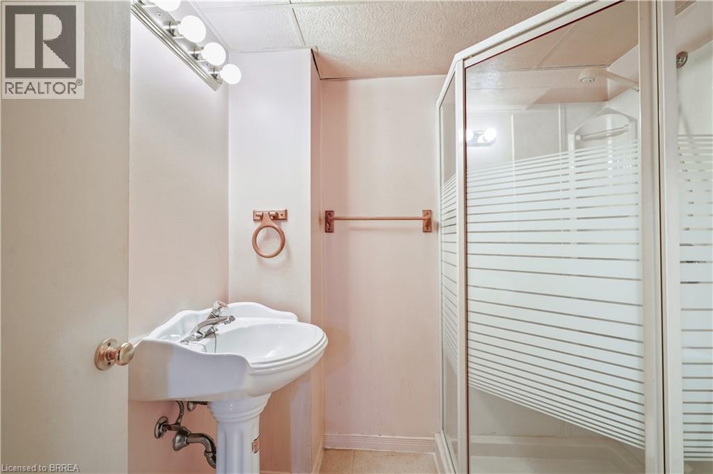 4 Waddington Street, Brantford, Ontario  N3R 2R1 - Photo 39 - 40861306