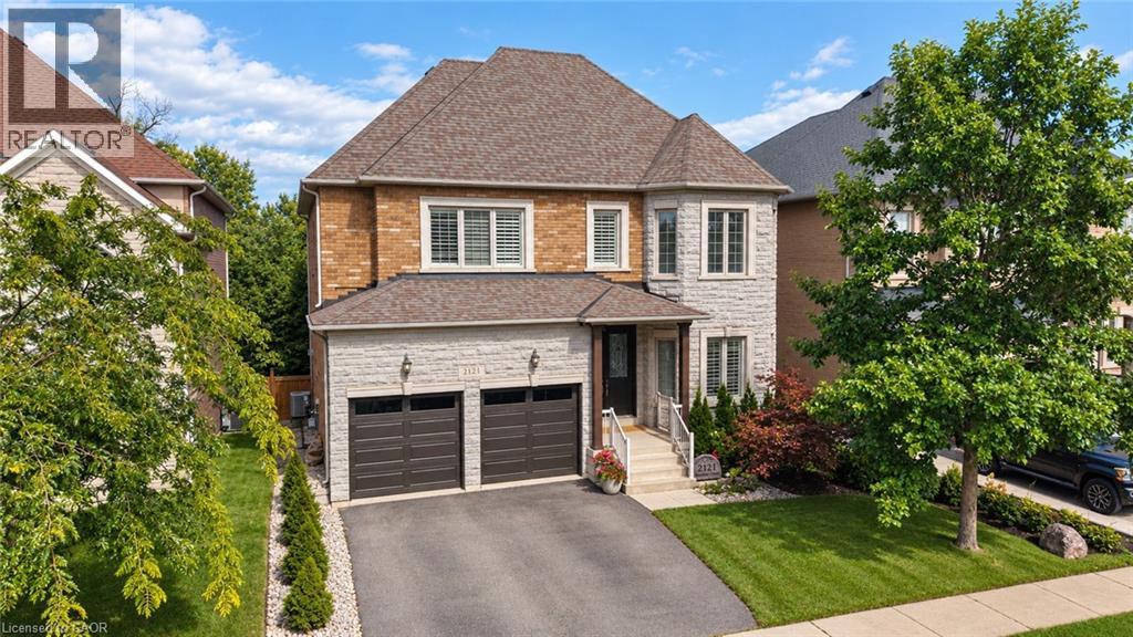 2121 BLACKFOREST Crescent, Oakville, Ontario