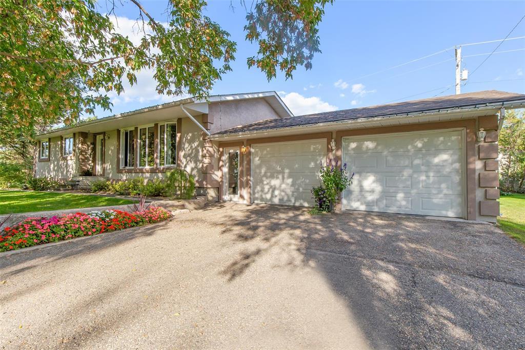 20 Friesen Avenue, Grunthal, Manitoba  R0A 0R0 - Photo 0 - 202623327