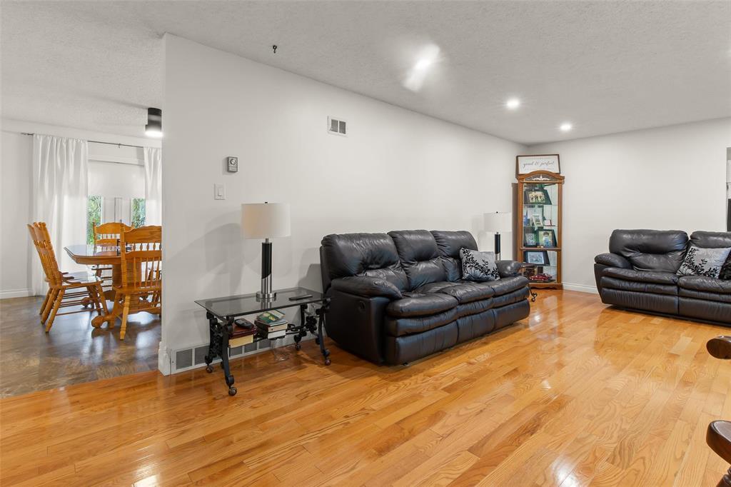 20 Friesen Avenue, Grunthal, Manitoba  R0A 0R0 - Photo 8 - 202623327