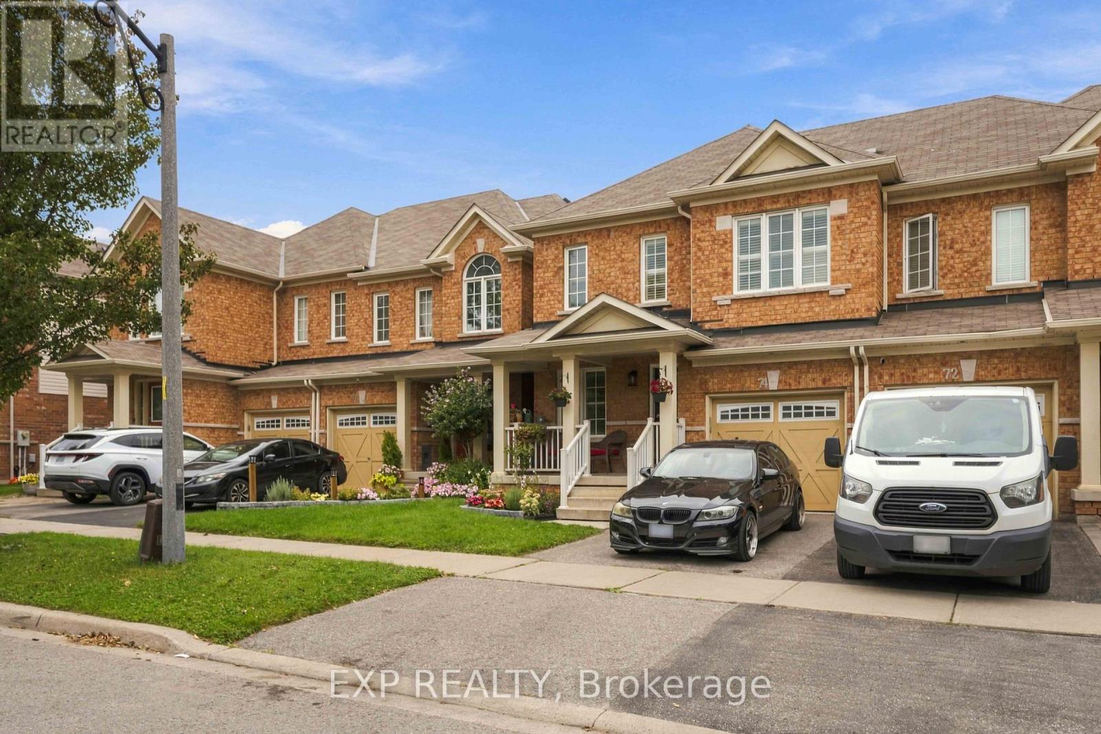 74 Elliottglen Drive, Ajax, Ontario  L1Z 0H2 - Photo 2 - E13789288