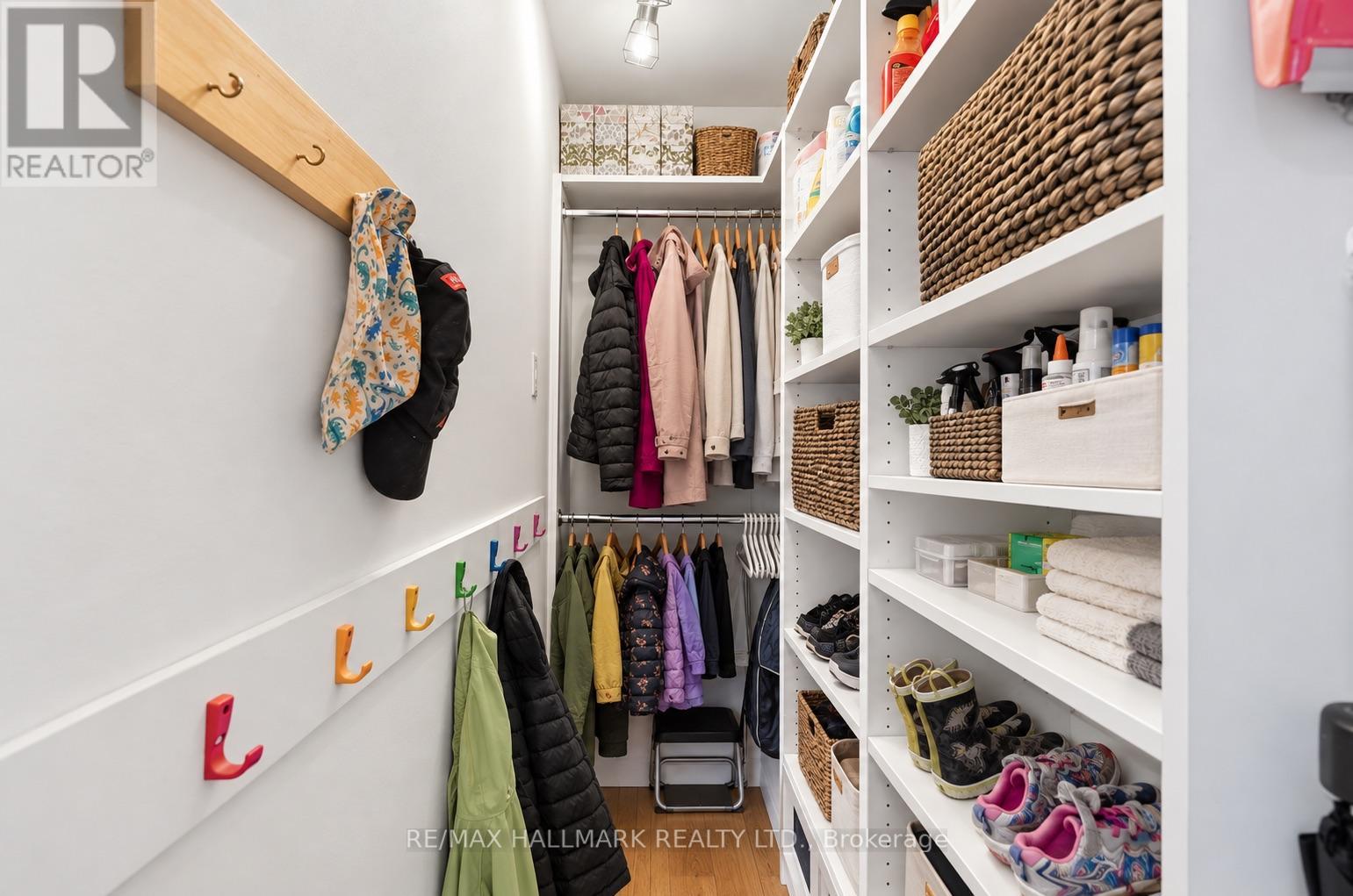 Upper - 25 Scarboro Beach Boulevard, Toronto, Ontario  M4E 2W9 - Photo 20 - E13787810