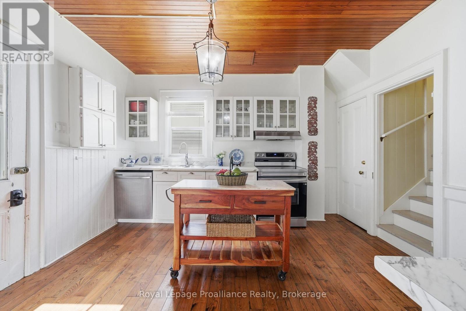 47 Paul Street, Prince Edward County, Ontario  K0K 2T0 - Photo 9 - X13792510