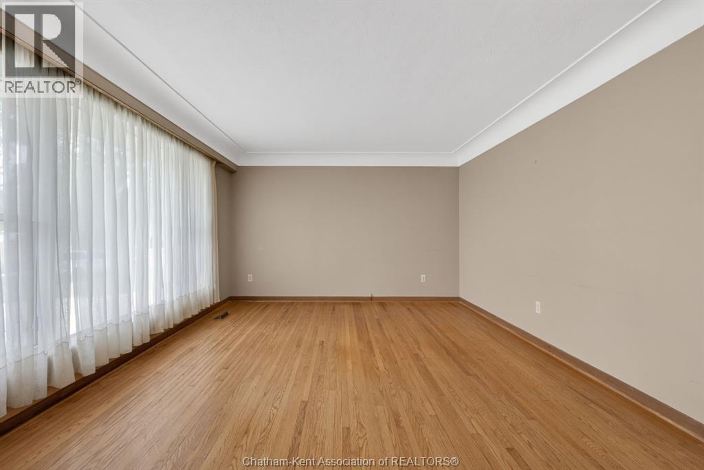 35 Peter Street, Chatham, Ontario  N7M 5B2 - Photo 8 - 26009449