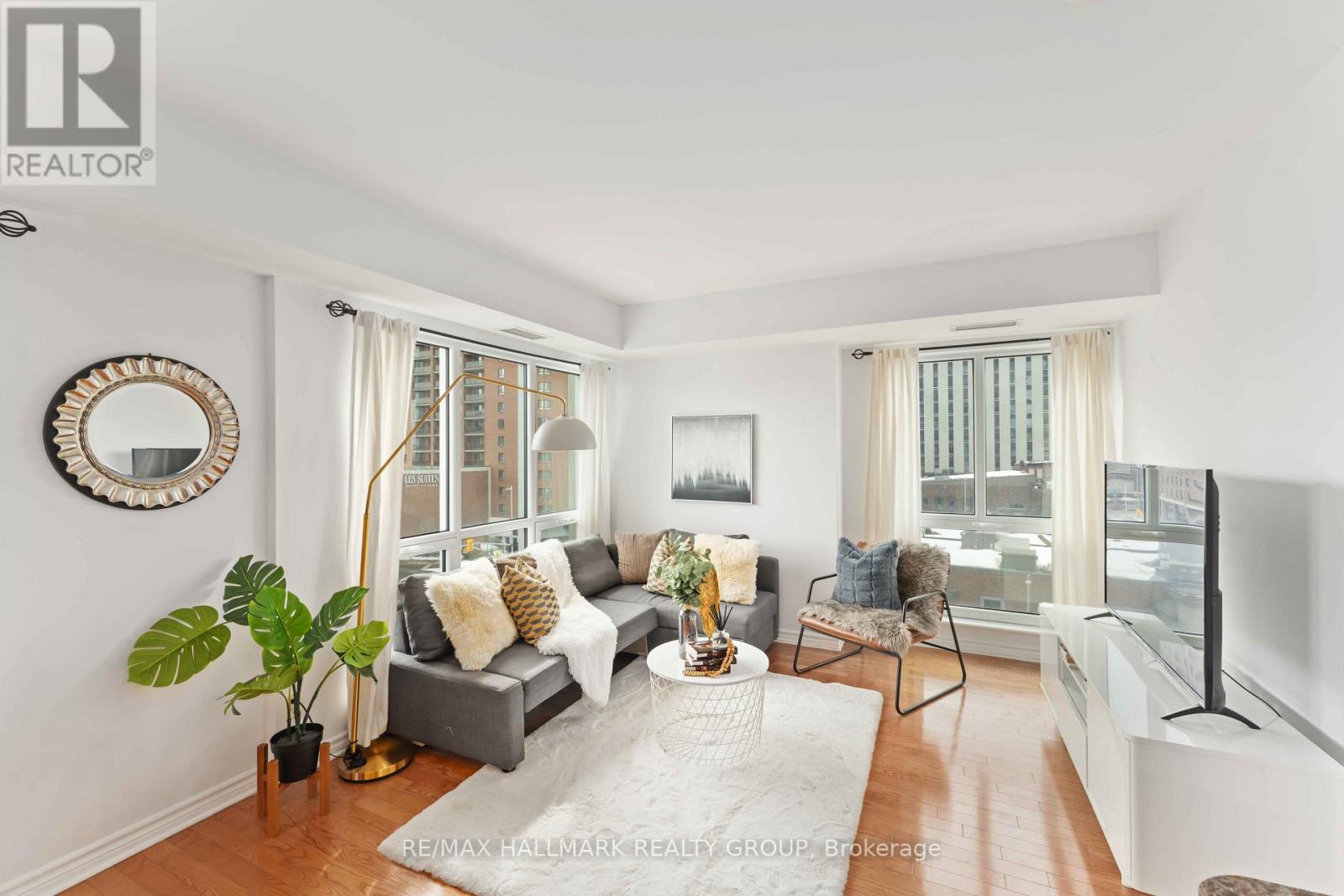 608 - 200 Rideau Street, Ottawa, Ontario  K1N 5Y1 - Photo 2 - X13792474