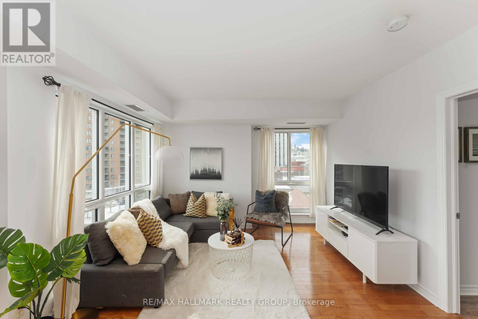 608 - 200 Rideau Street, Ottawa, Ontario  K1N 5Y1 - Photo 3 - X13792474