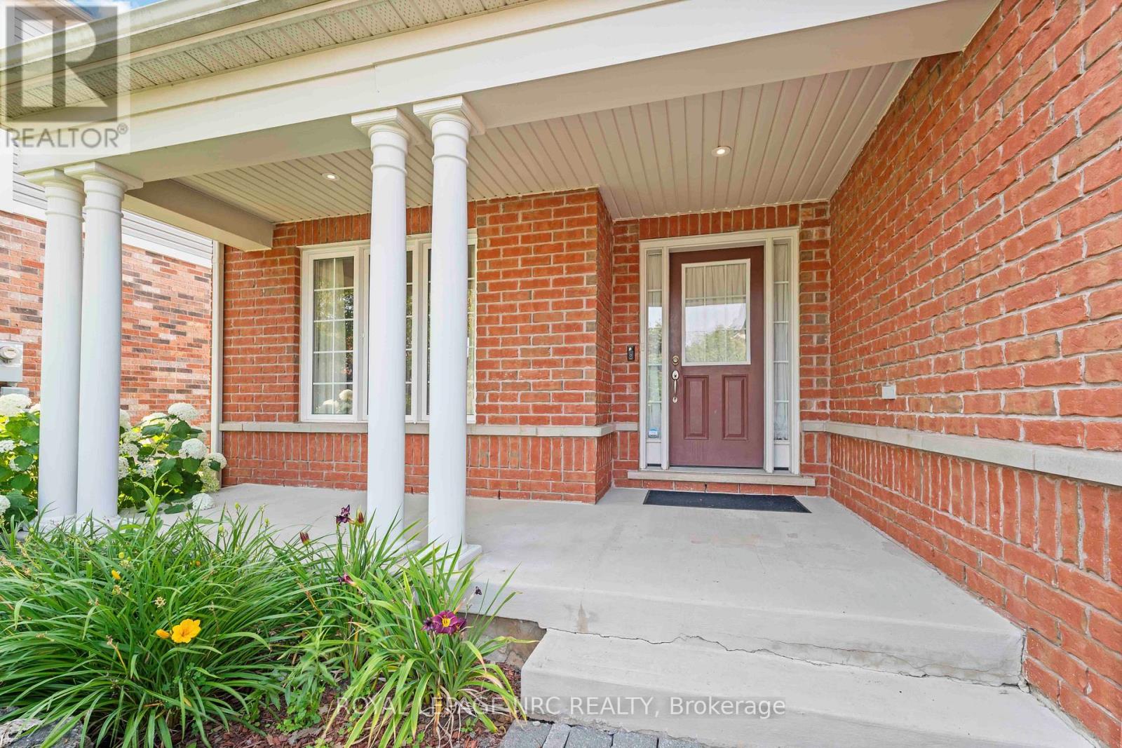 9115 Kudlac Street, Niagara Falls, Ontario  L2H 0C2 - Photo 4 - X13792528