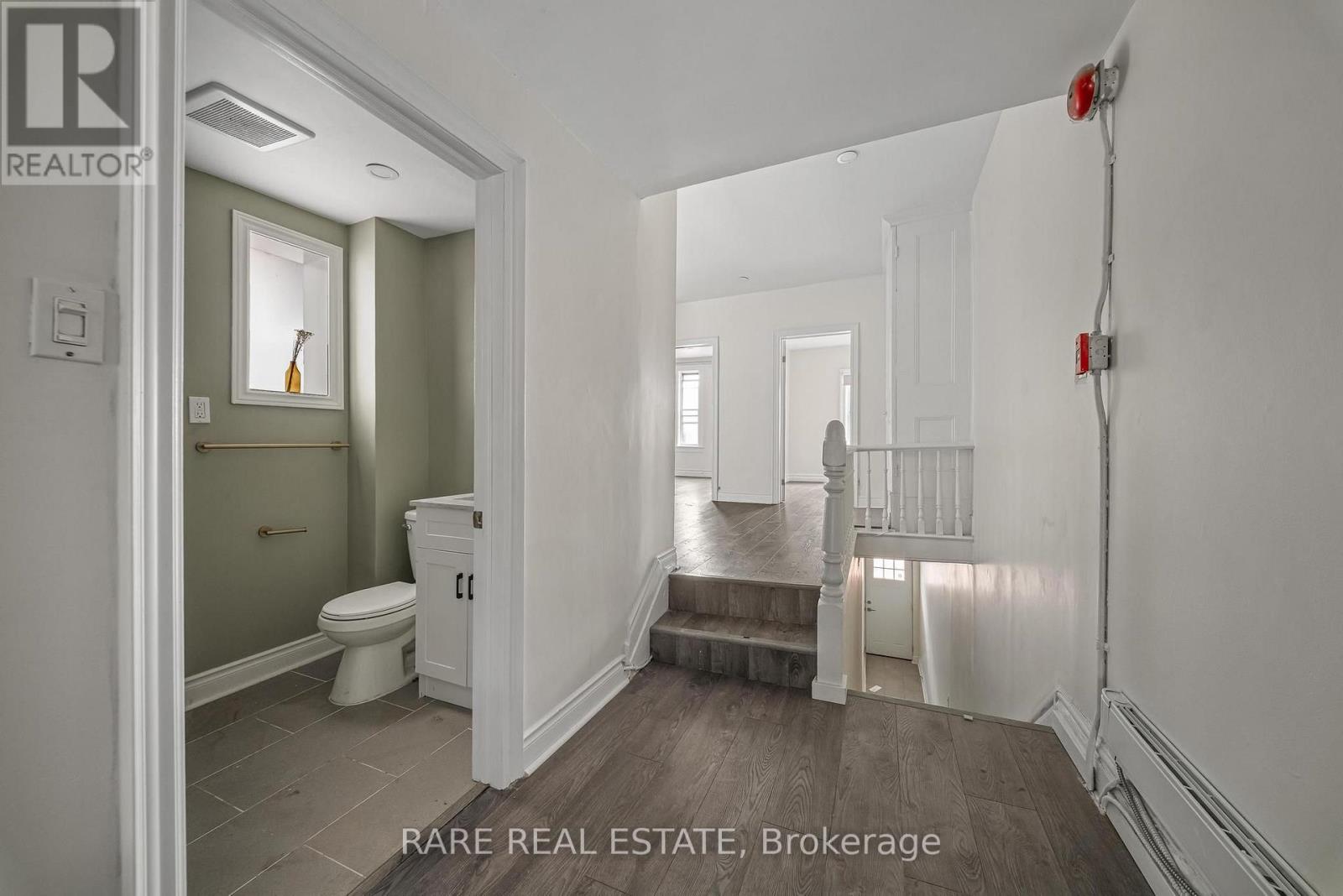 200 Bathurst Street, Toronto, Ontario  M5T 2R8 - Photo 6 - C13625594