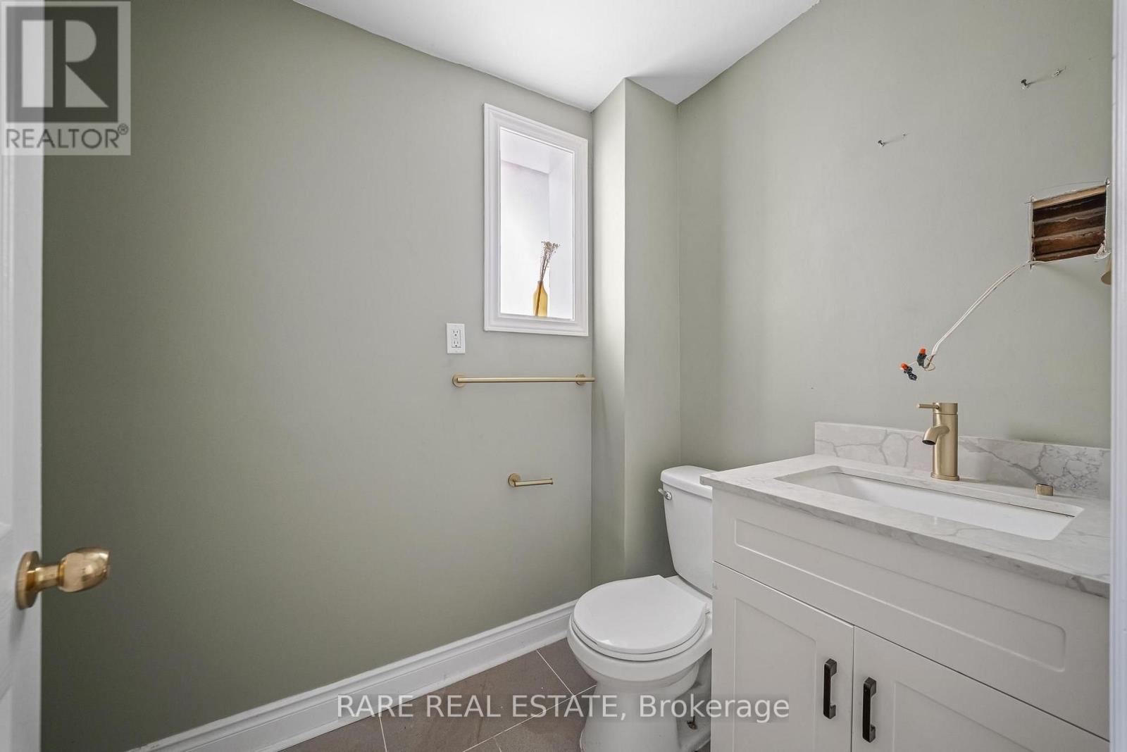 200 Bathurst Street, Toronto, Ontario  M5T 2R8 - Photo 7 - C13625594