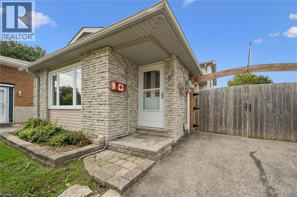 7 Homestead Place, Kitchener, Ontario  N2N 1Z1 - Photo 3 - 40864079