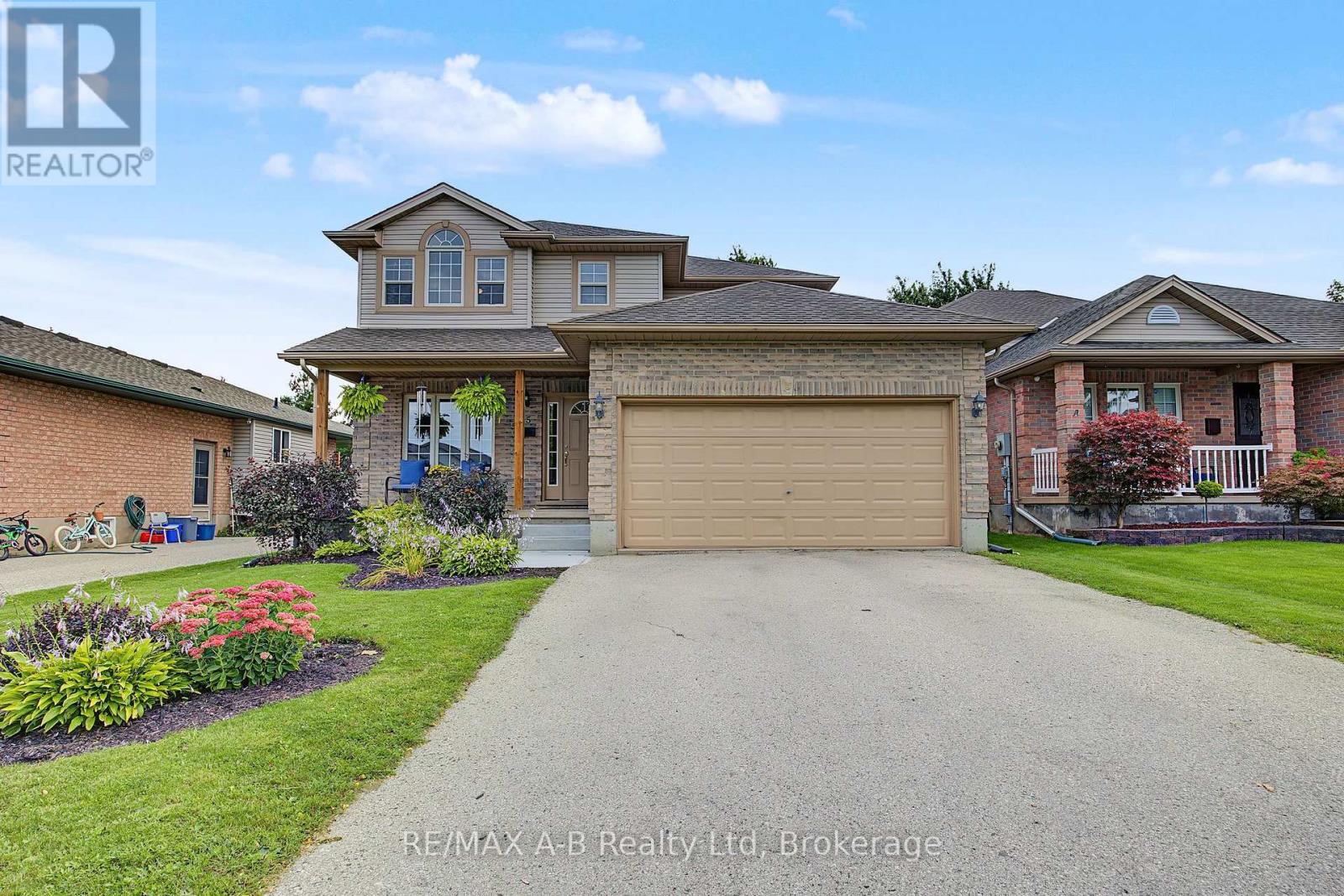 15 COOK CRESCENT, St. Thomas, Ontario