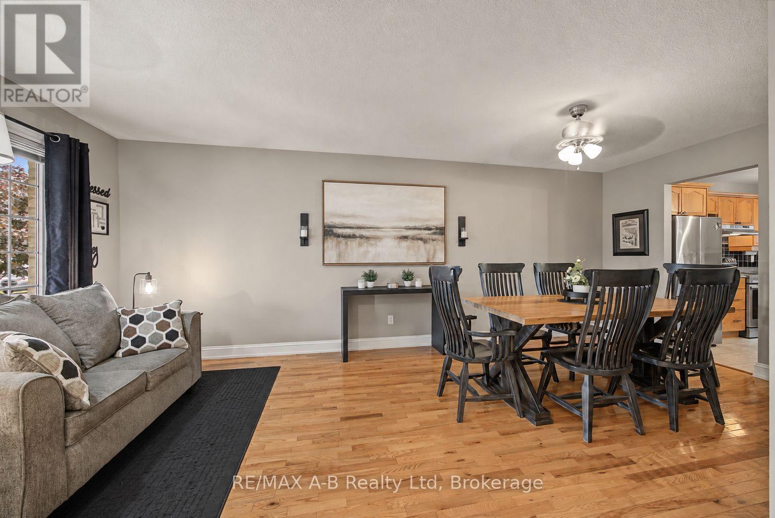 15 Cook Crescent, St. Thomas, Ontario  N5R 6J3 - Photo 8 - X13792436