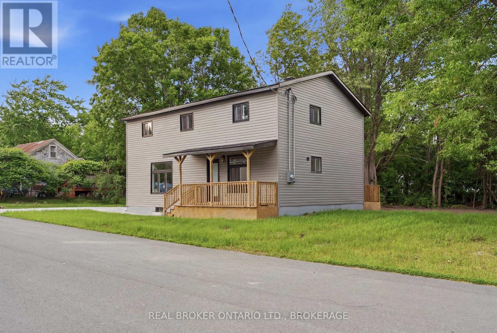 13 Elm Street, South Glengarry, Ontario  K0C 1N0 - Photo 3 - X13792516