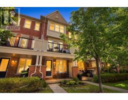 8 AYERS CRESCENT, Toronto, Ontario
