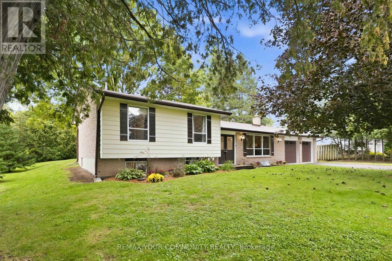 5 Medina Square, Georgina, Ontario  L4P 1E1 - Photo 2 - N13792302