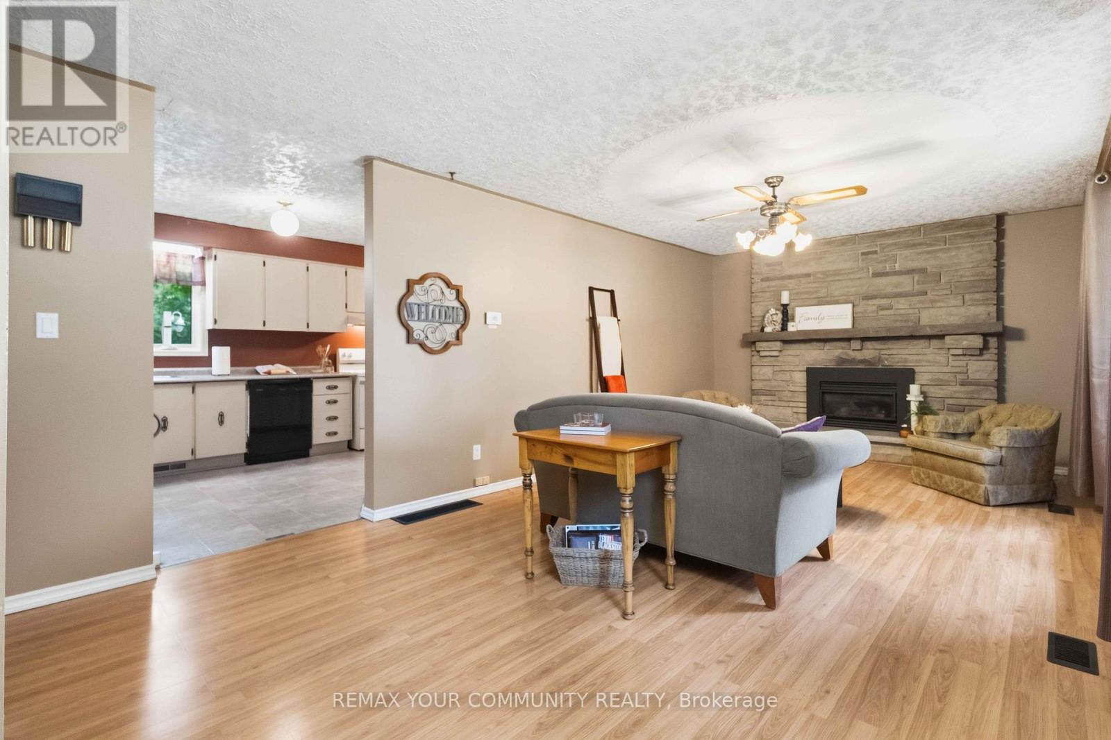 5 Medina Square, Georgina, Ontario  L4P 1E1 - Photo 6 - N13792302