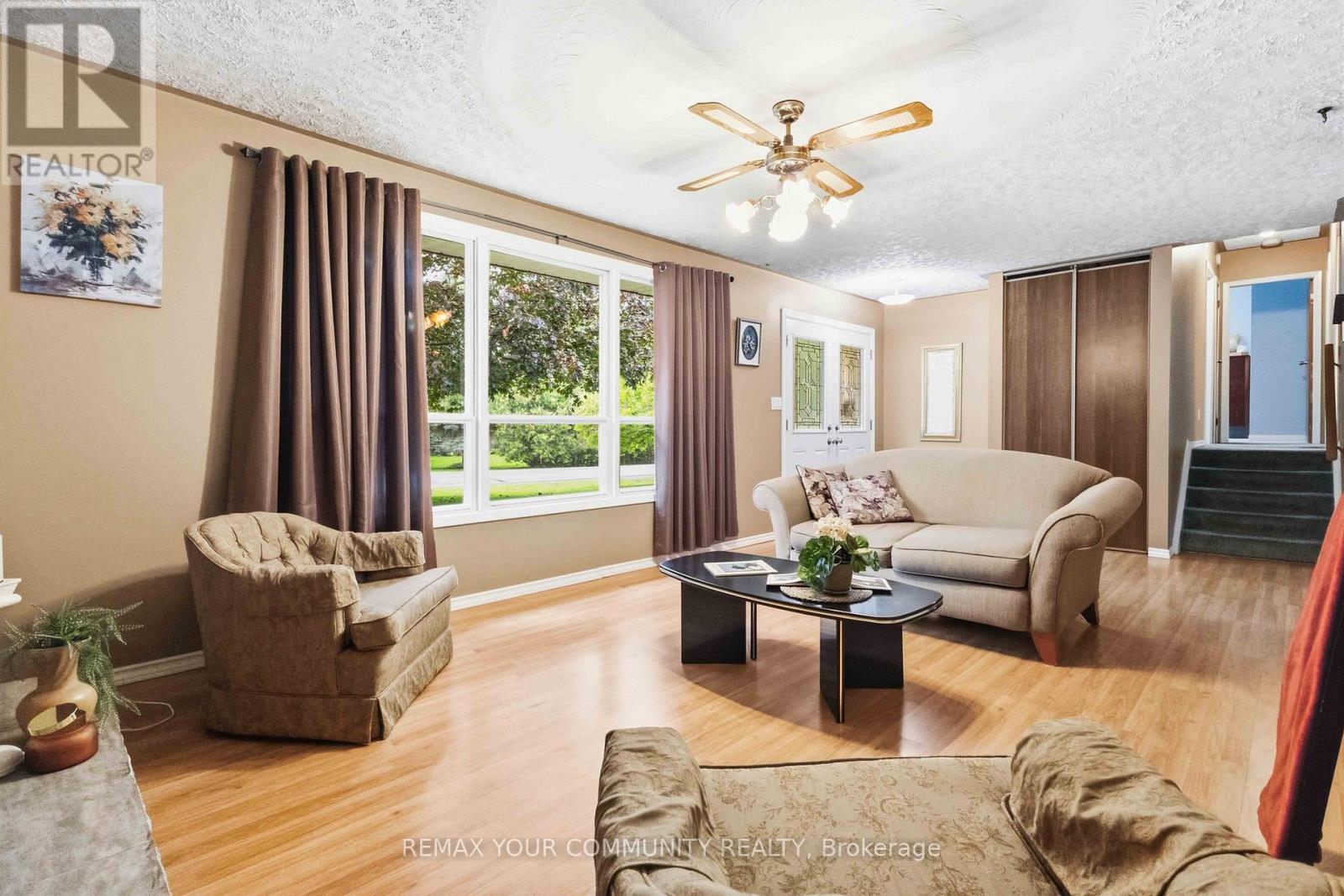 5 Medina Square, Georgina, Ontario  L4P 1E1 - Photo 8 - N13792302