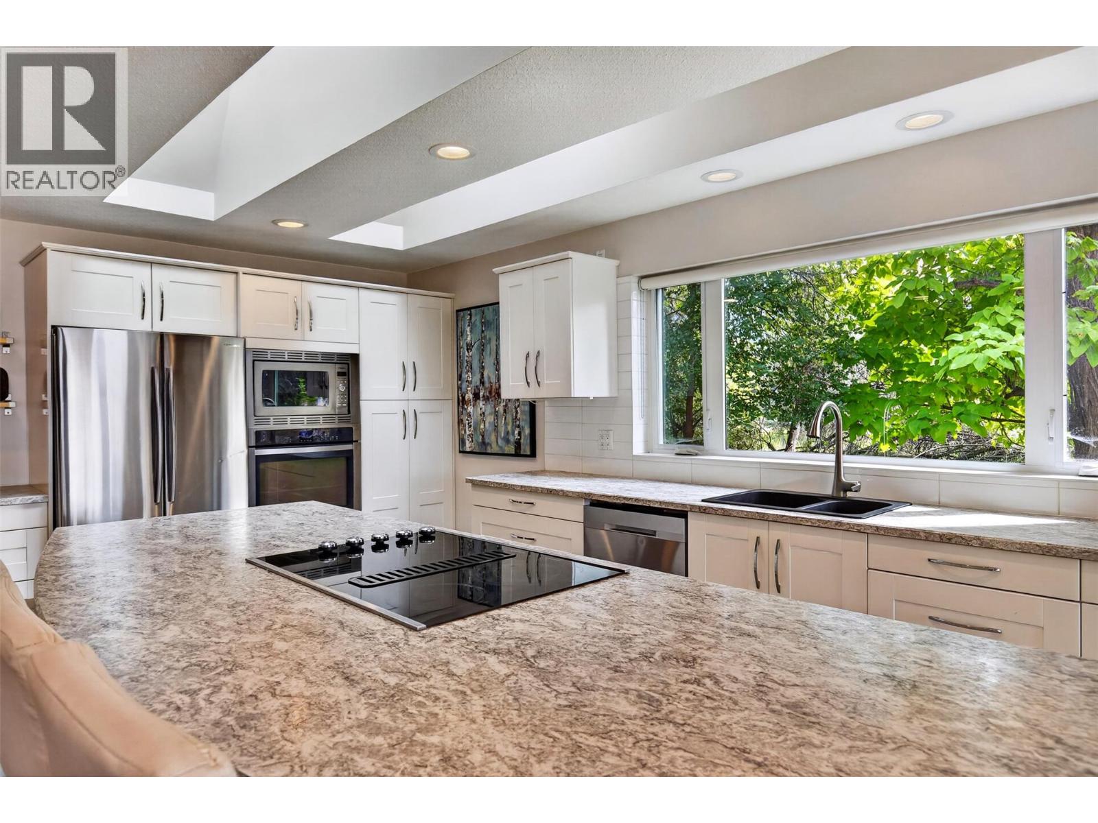 988 Manhattan Drive, Kelowna, British Columbia  V1Y 1H5 - Photo 16 - 10401048