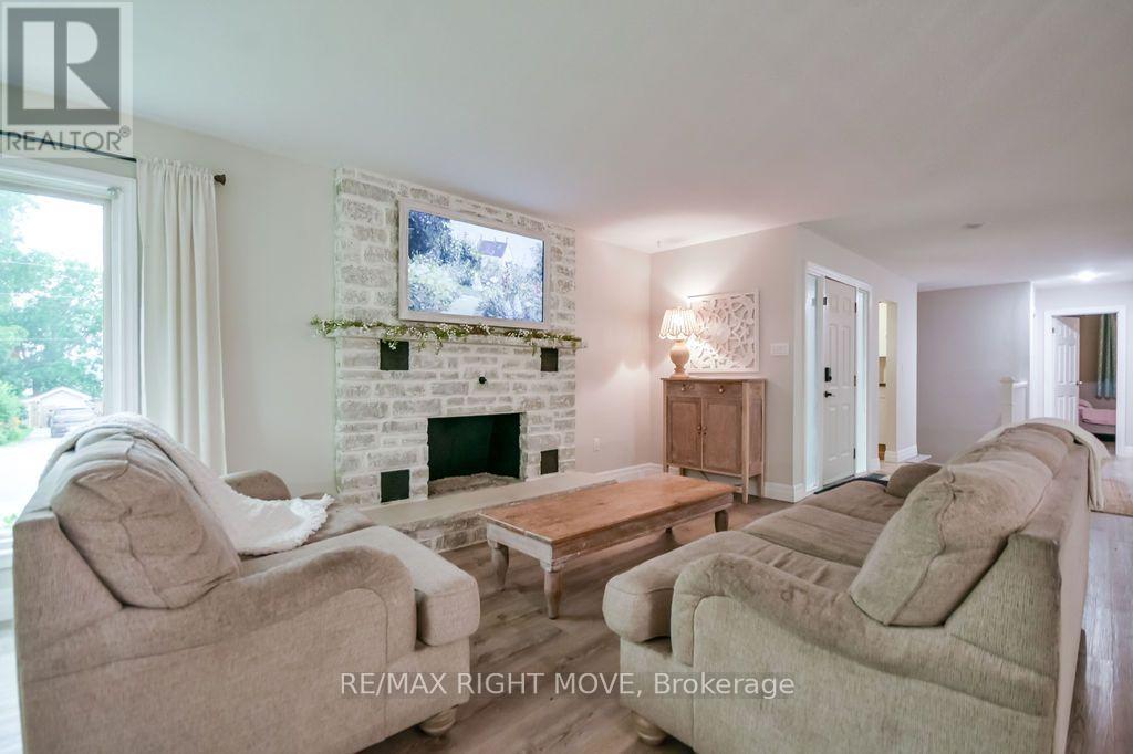 18 Creighton Street, Ramara (Atherley), Ontario  L3V 1A8 - Photo 14 - S13792480
