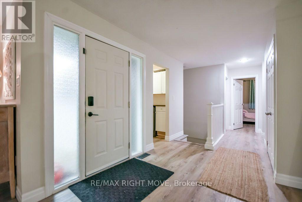 18 Creighton Street, Ramara (Atherley), Ontario  L3V 1A8 - Photo 3 - S13792480