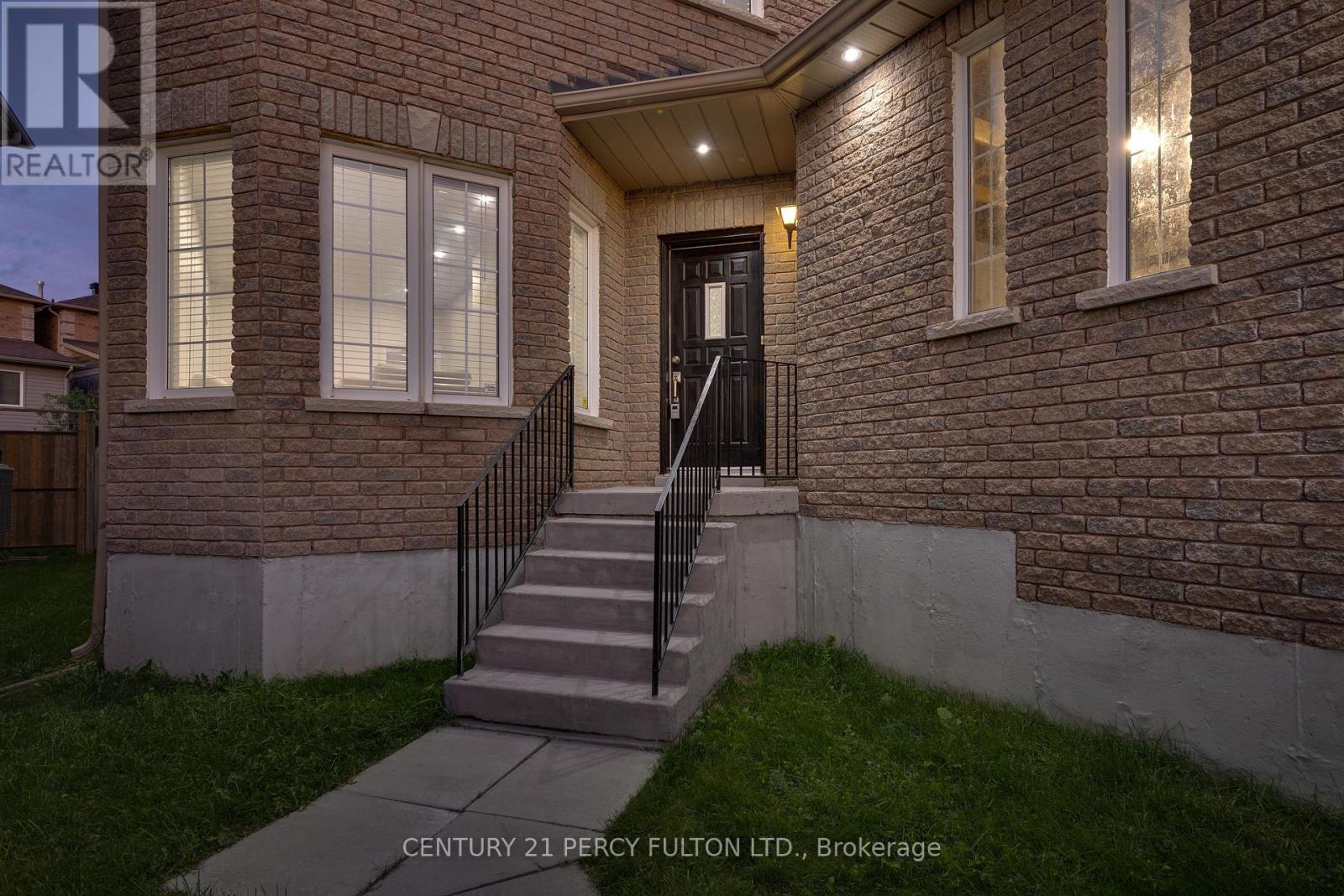 187 Madelaine Drive, Barrie (Painswick South), Ontario  L4N 0S7 - Photo 4 - S13792484