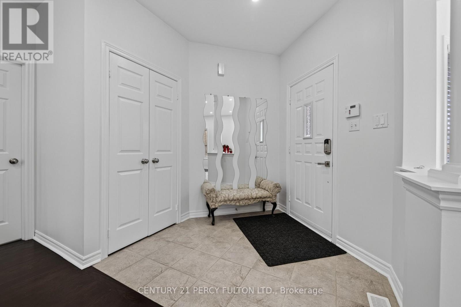 187 Madelaine Drive, Barrie (Painswick South), Ontario  L4N 0S7 - Photo 7 - S13792484