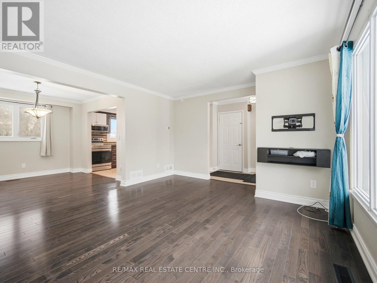 Upper Level - 112 Mountainview Road S, Halton Hills, Ontario  L7G 4K6 - Photo 12 - W13792346