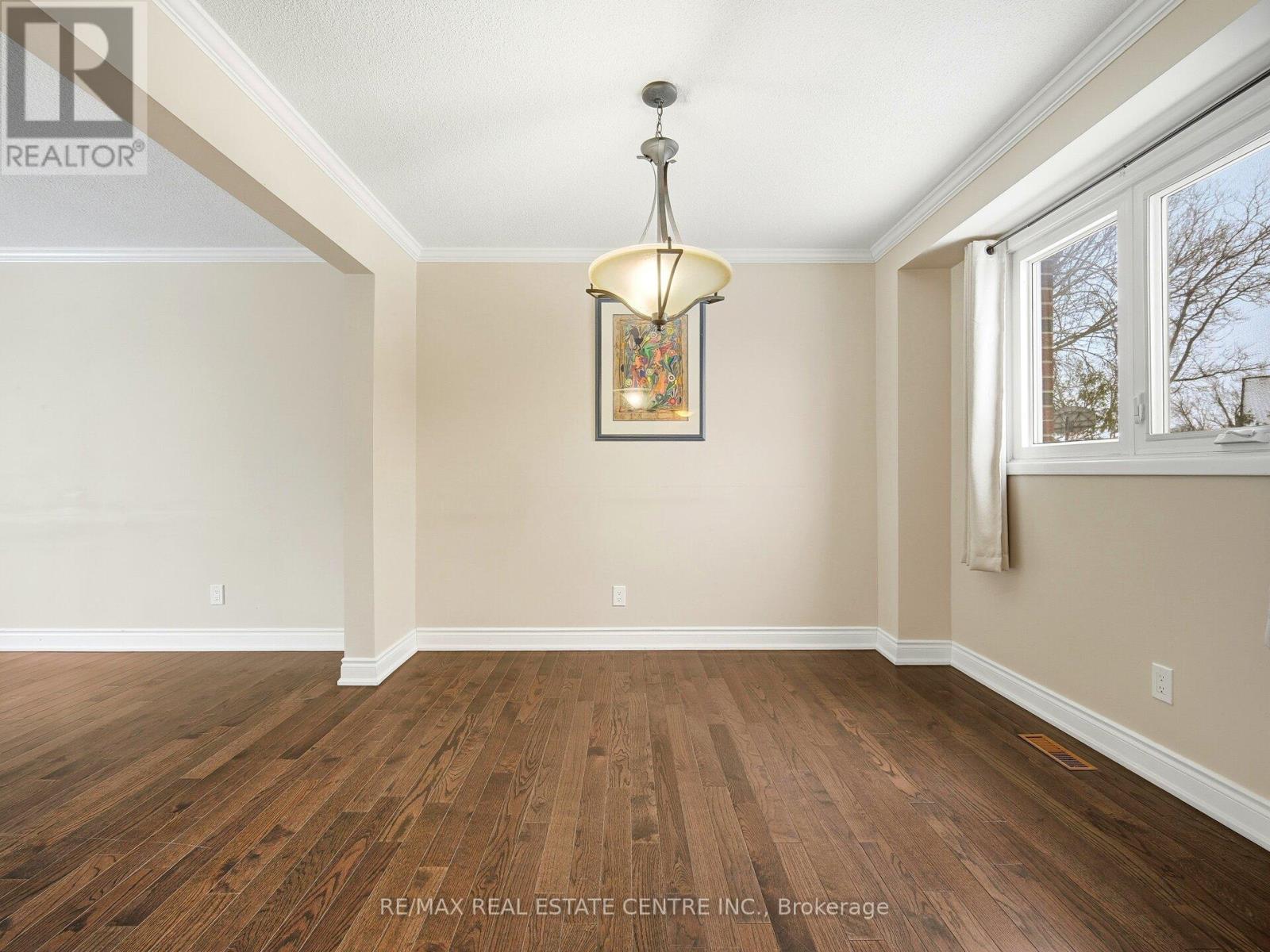 Upper Level - 112 Mountainview Road S, Halton Hills, Ontario  L7G 4K6 - Photo 15 - W13792346