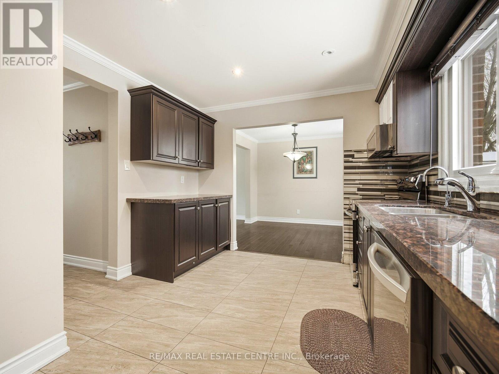 Upper Level - 112 Mountainview Road S, Halton Hills, Ontario  L7G 4K6 - Photo 17 - W13792346