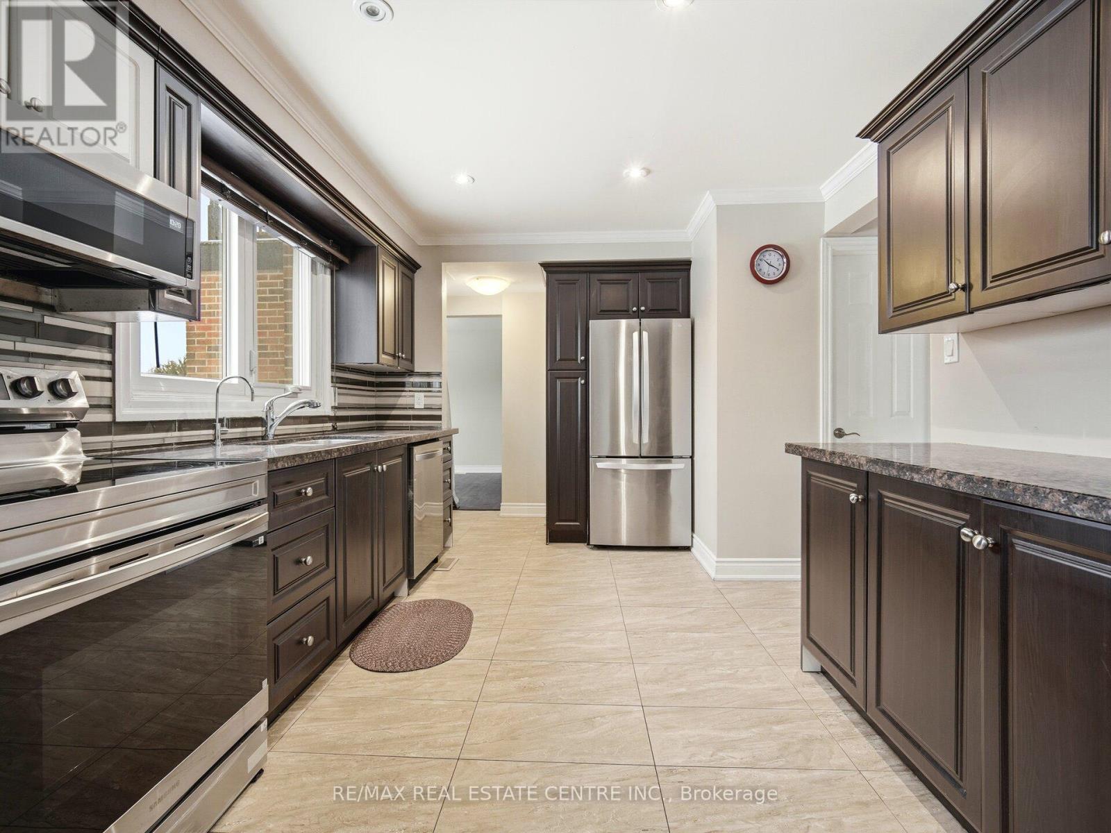 Upper Level - 112 Mountainview Road S, Halton Hills, Ontario  L7G 4K6 - Photo 19 - W13792346