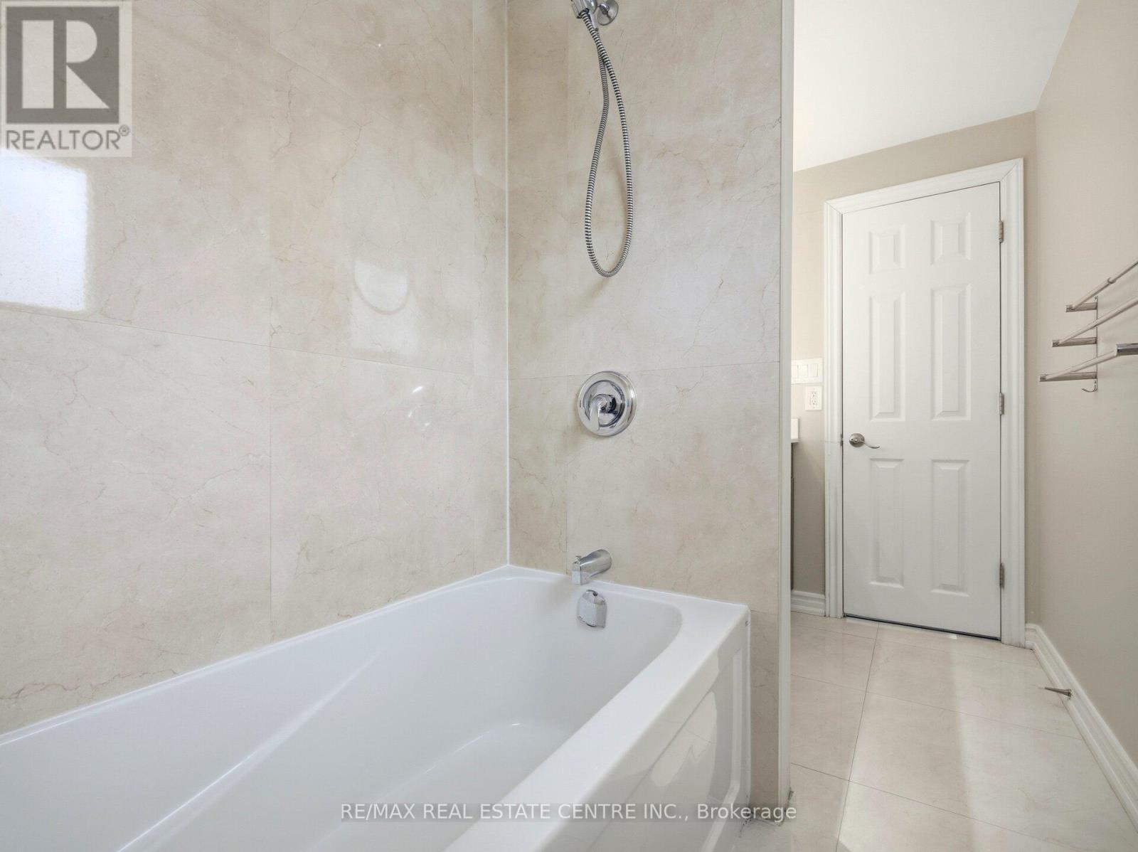 Upper Level - 112 Mountainview Road S, Halton Hills, Ontario  L7G 4K6 - Photo 31 - W13792346