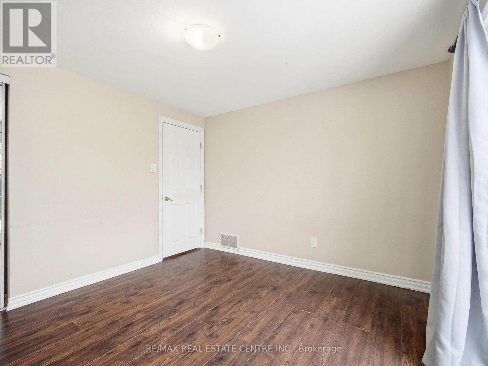 Upper Level - 112 Mountainview Road S, Halton Hills, Ontario  L7G 4K6 - Photo 35 - W13792346