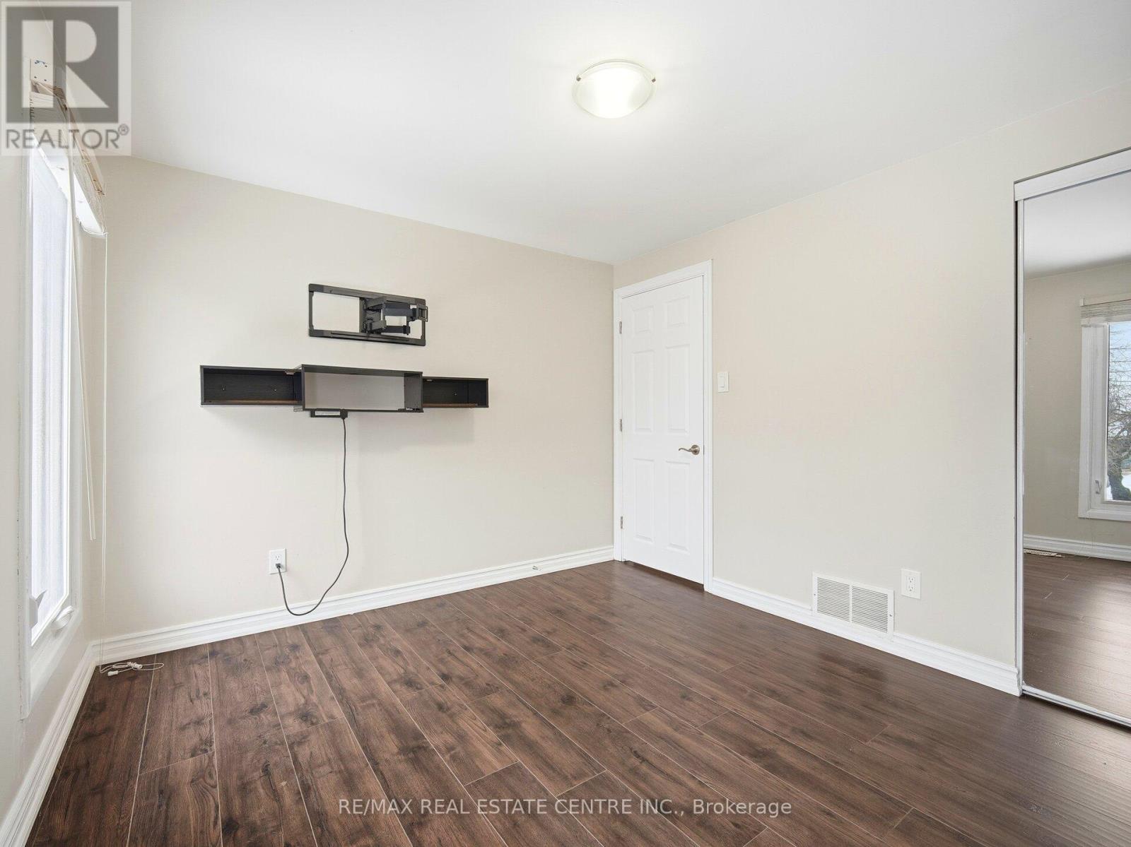 Upper Level - 112 Mountainview Road S, Halton Hills, Ontario  L7G 4K6 - Photo 37 - W13792346