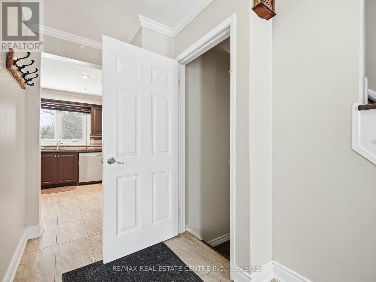 Upper Level - 112 Mountainview Road S, Halton Hills, Ontario  L7G 4K6 - Photo 41 - W13792346