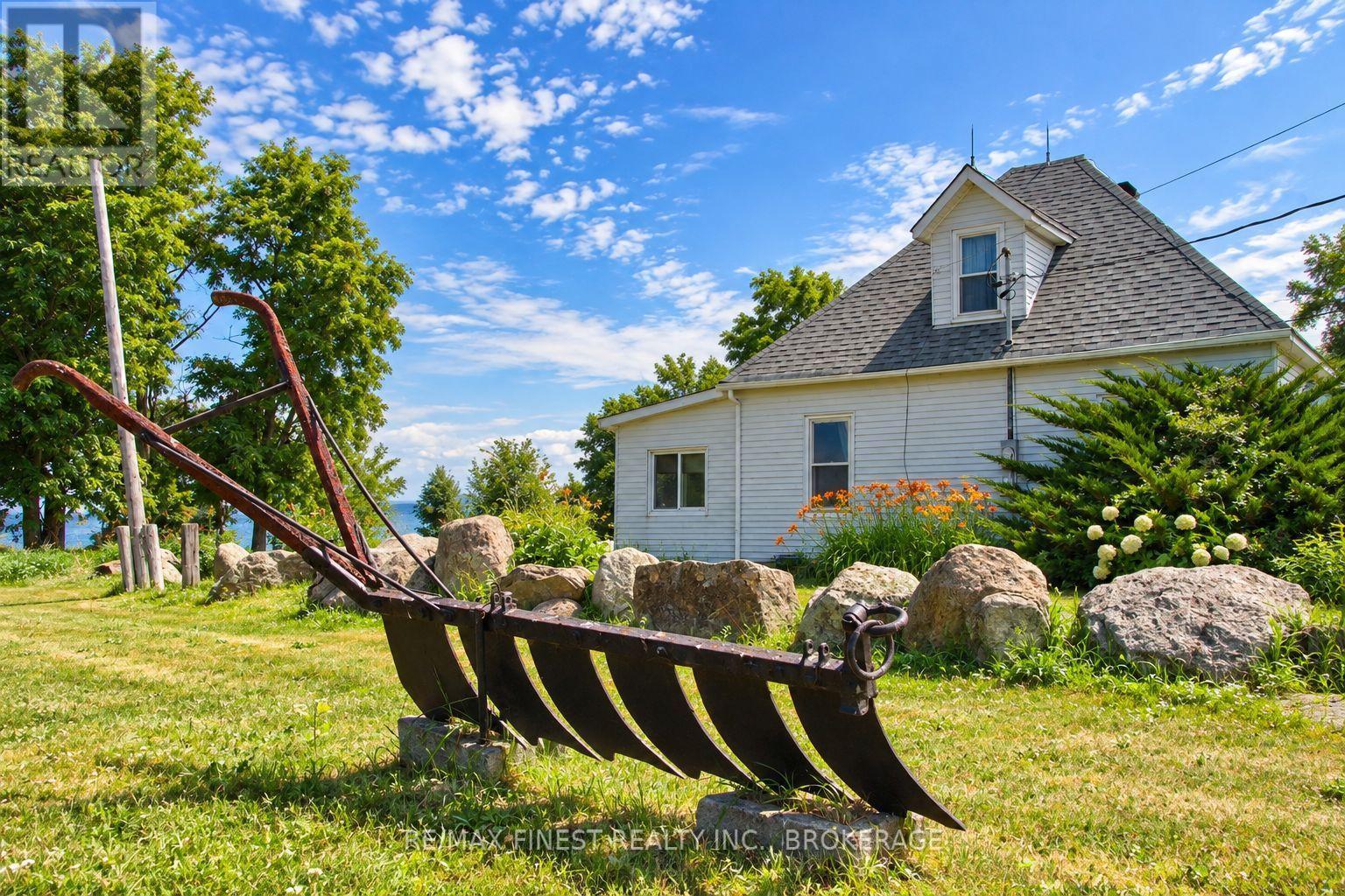 10 FRONT ROAD, Loyalist, Ontario