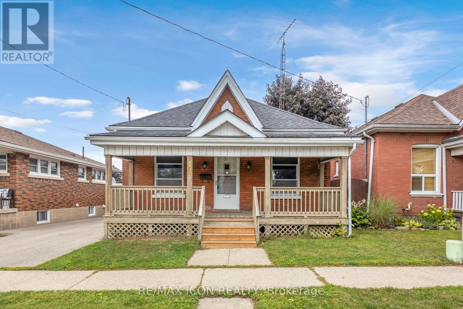 49 Mintern Avenue, Brantford, Ontario  N3S 1K9 - Photo 1 - X13792498