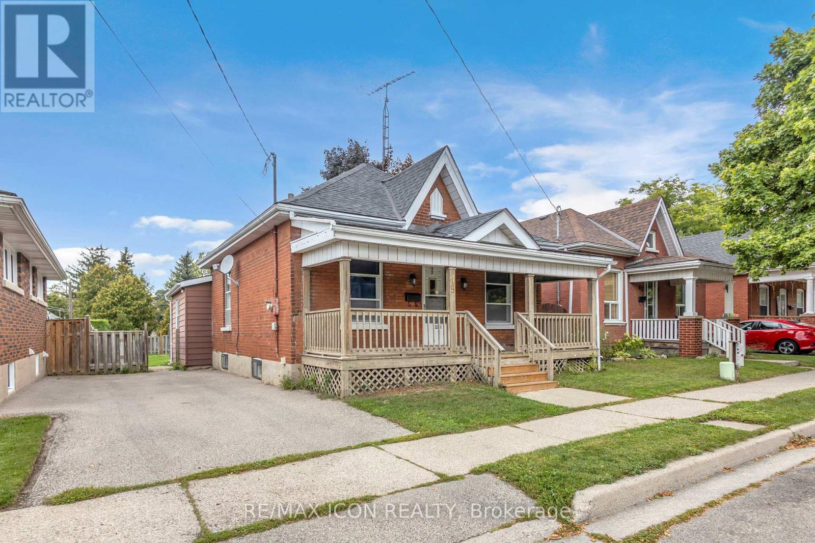 49 Mintern Avenue, Brantford, Ontario  N3S 1K9 - Photo 2 - X13792498