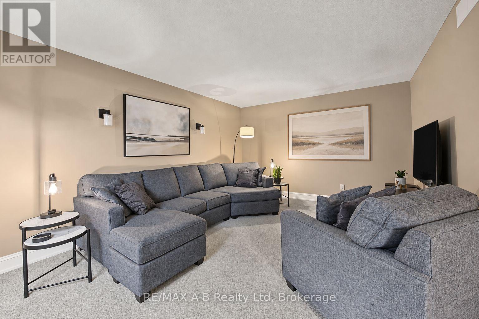 15 Cook Crescent, St. Thomas, Ontario  N5R 6J3 - Photo 12 - X13792436